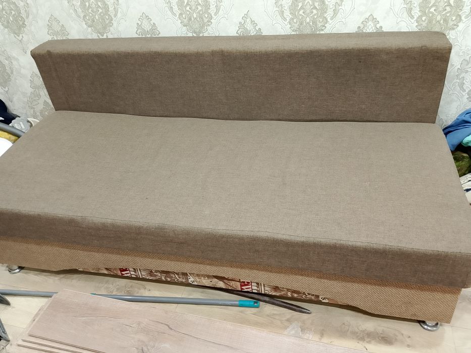 Продам диван 10.000