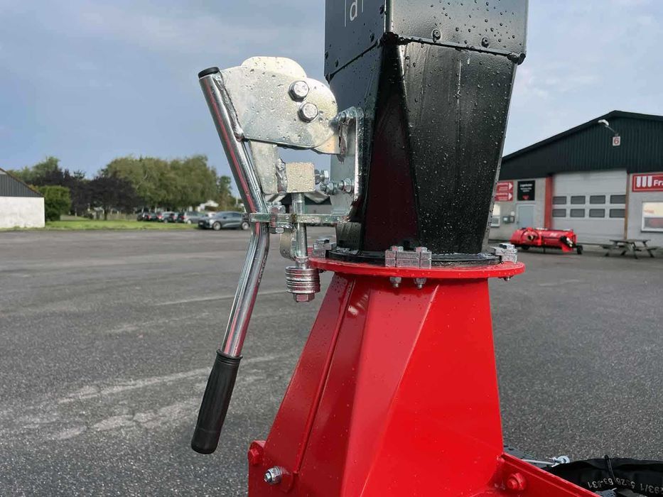 tocator lemn la tractor pc 2000