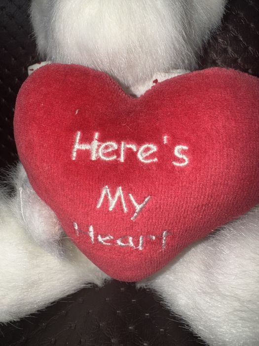 Плюшено бяло мече