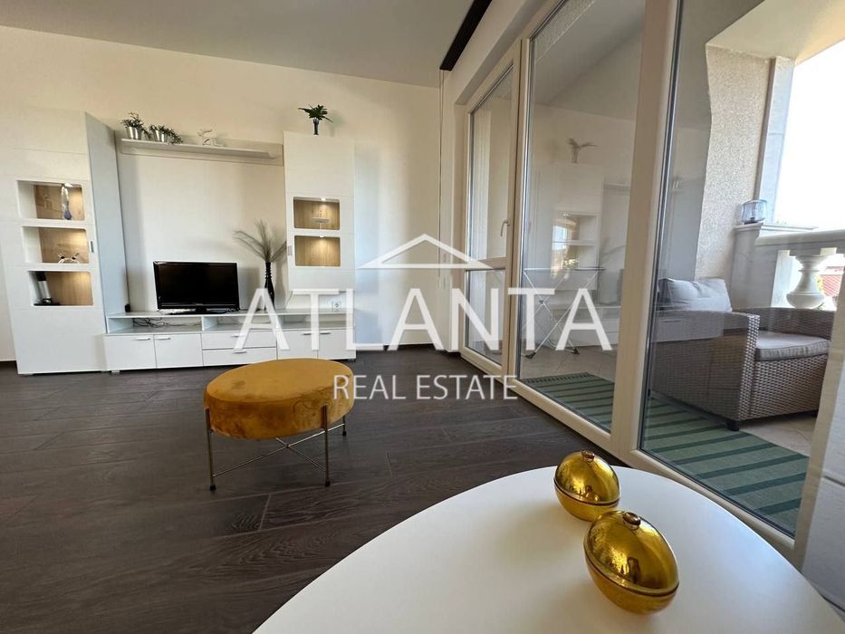 Дава се под наем Тристаен апартамент в к.к. Св.Св. Константин и Елена - 125 кв.м за 1500 € - Снимка #6