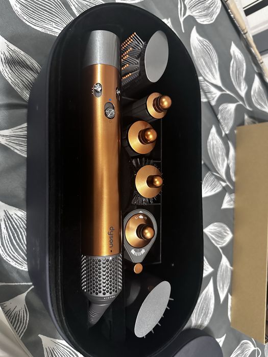 Dayson airwrap va Dayson airstrait original malaysiya