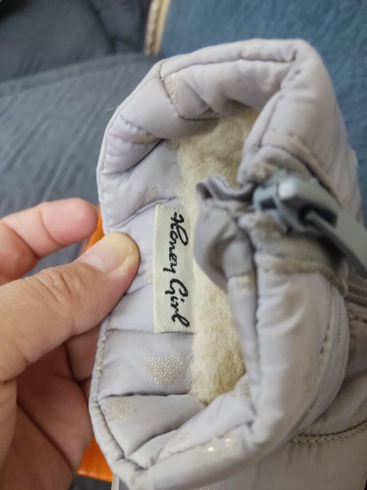 Продам детскую обувь