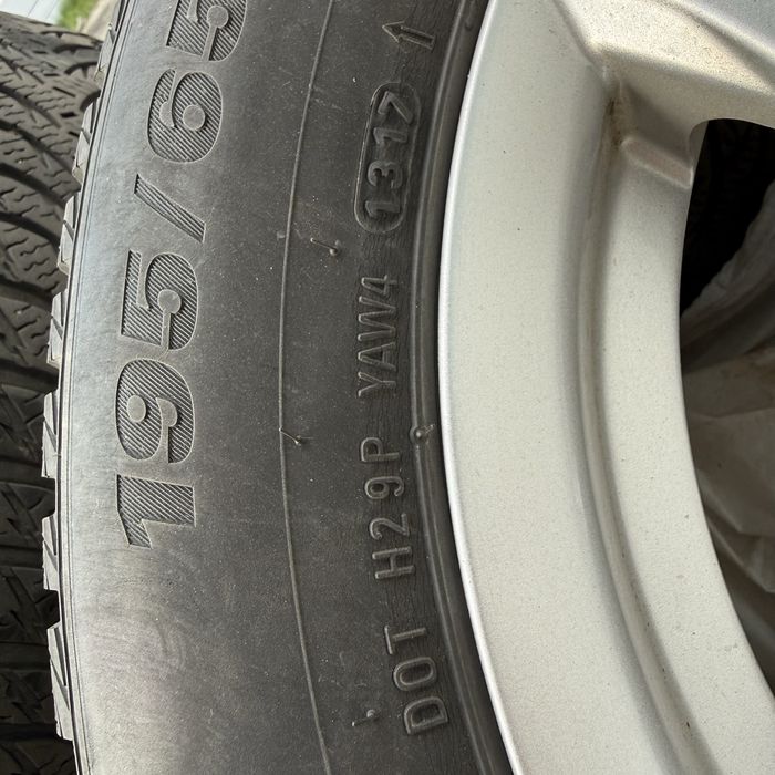 Set roti 15” Hyundai cu anvelope de iarna 195 65R15