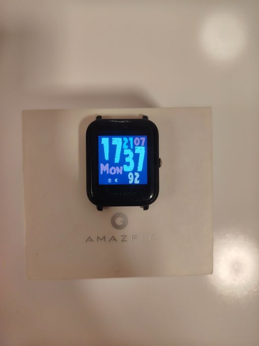 Смарт часовник Huawei и Amazfit