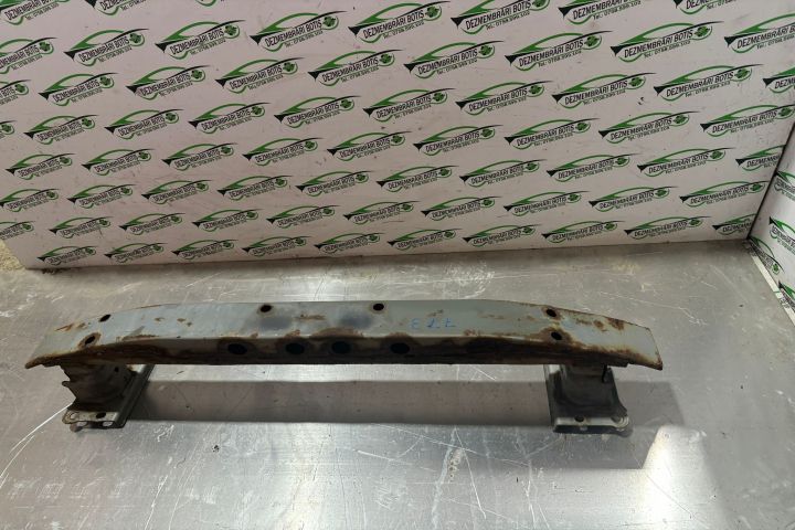 Armatura bara fata Toyota Avensis a 2-a generatie T25