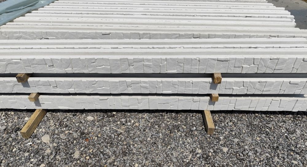 targa matrita stalp gard