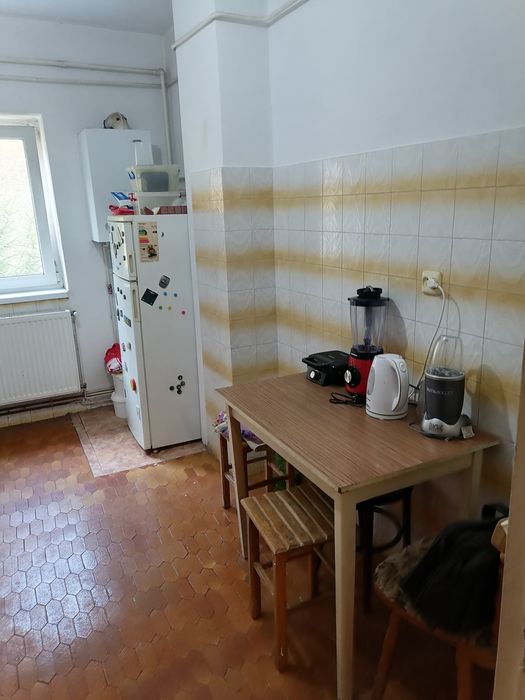Caut coleg apartament
