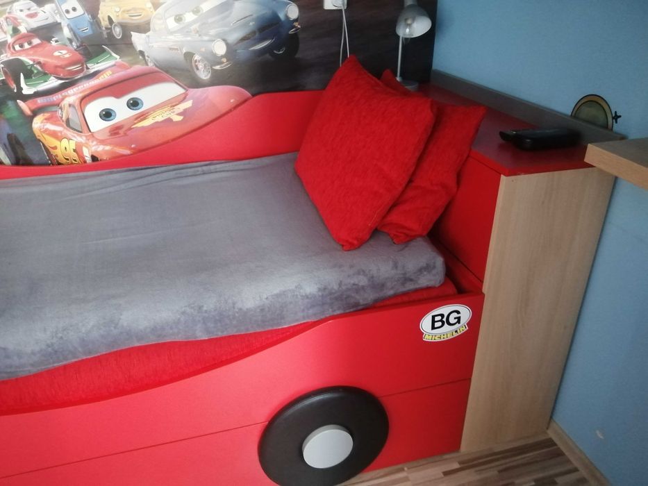 Легло-кола на 2 нива с матраци, ракла и предница за кормило