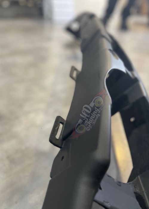 Усилитель бампера Hummer H3