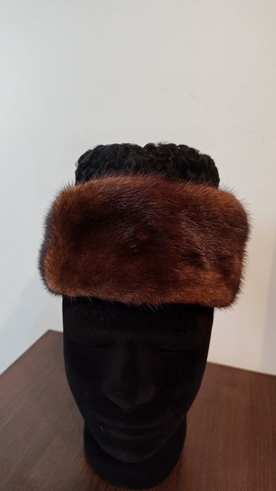 Căciula maro de blana