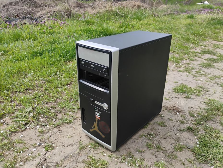 Vând PC funcționabil merge perfect
