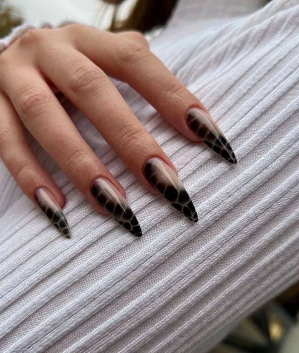 Маникюр, наращивание ногтей