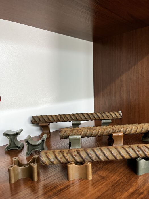 Фиксаторы Универсальные. Сухарики. Опоры.