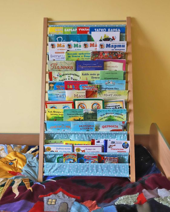 Ръчно изработена етажерка/библиотека за детски книги в два размера