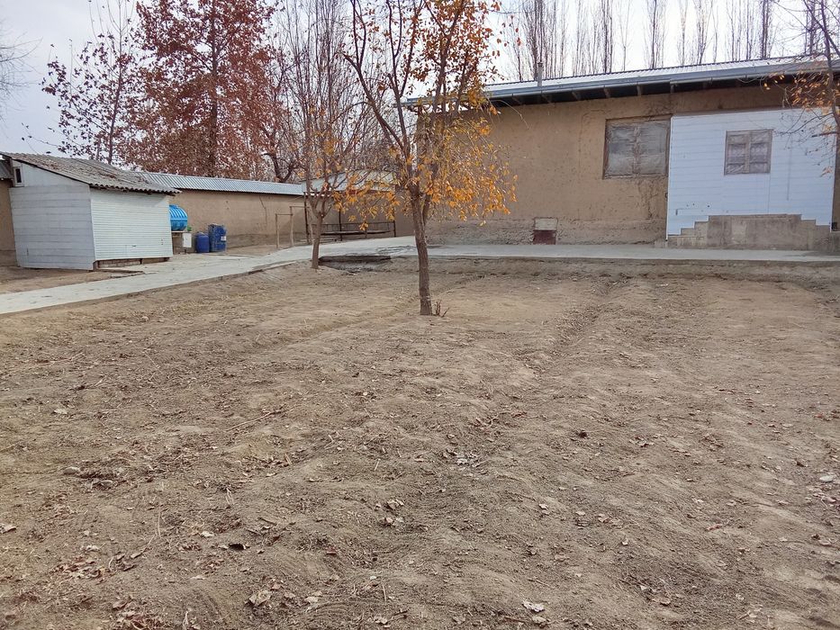 Xovli sotiladi. Yer narxida.