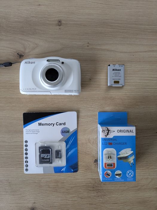 Nikon S33 - РЕТРО СНИМКИ Подводен Дигитален Фотоапарат В Отлично Състояние