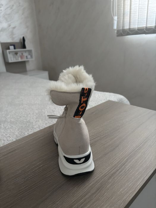 Зимни дамски боти