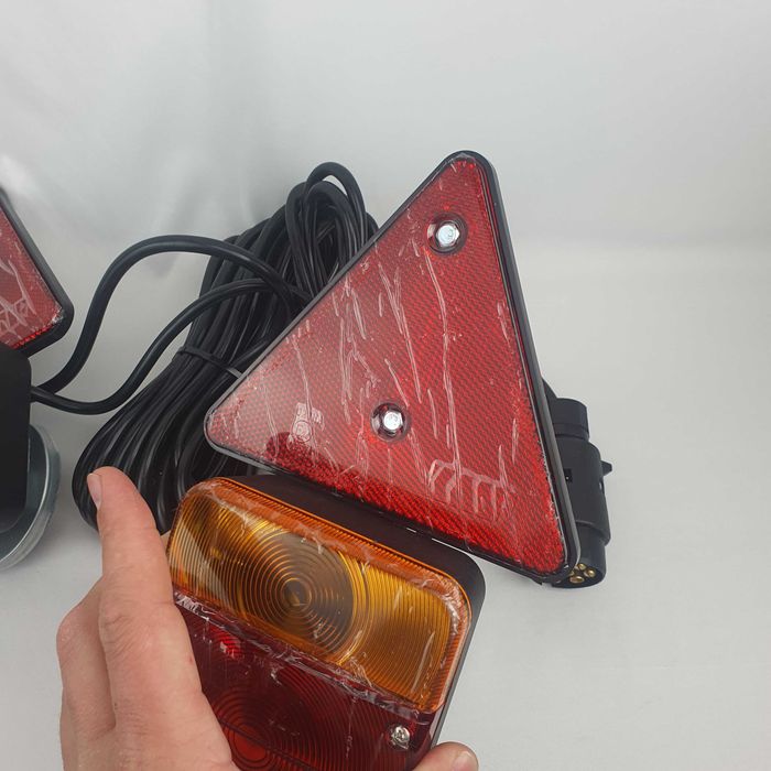 Lampa-2 Lampi cu Cablaj si Bec Clasic+Triunghi-Remorca-Trailer-Stopuri
