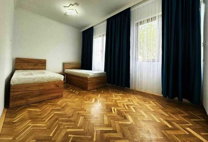 Дава се под наем Тристаен апартамент в София, Изток - 90 кв.м за 650 € - Снимка #3