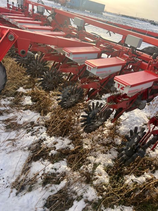 Продам сеялку МОНОПИЛ 18 ряда