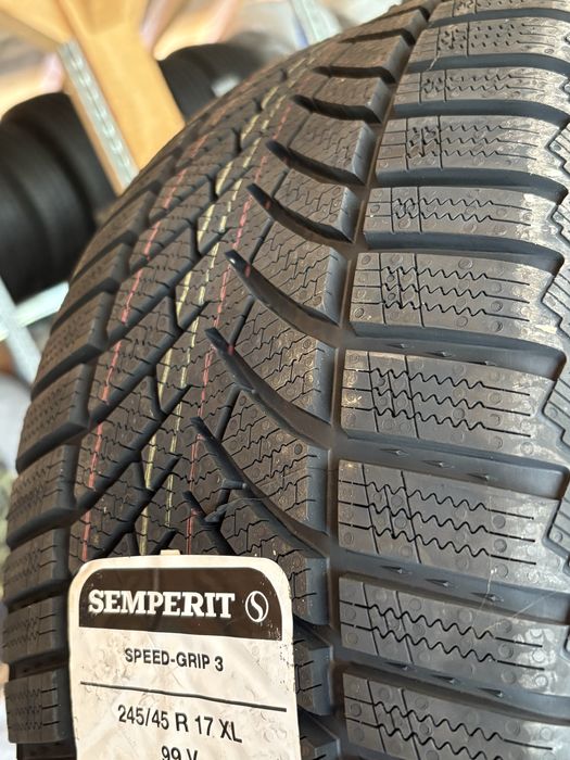 Зимни гуми 245/45/17 Semperit