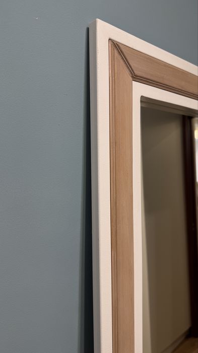 Зеркало с металлической рамой