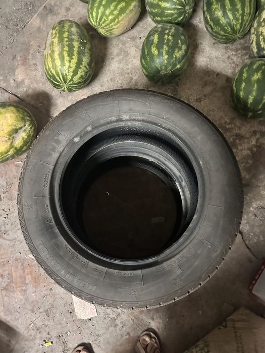 Продам всесезонную резину