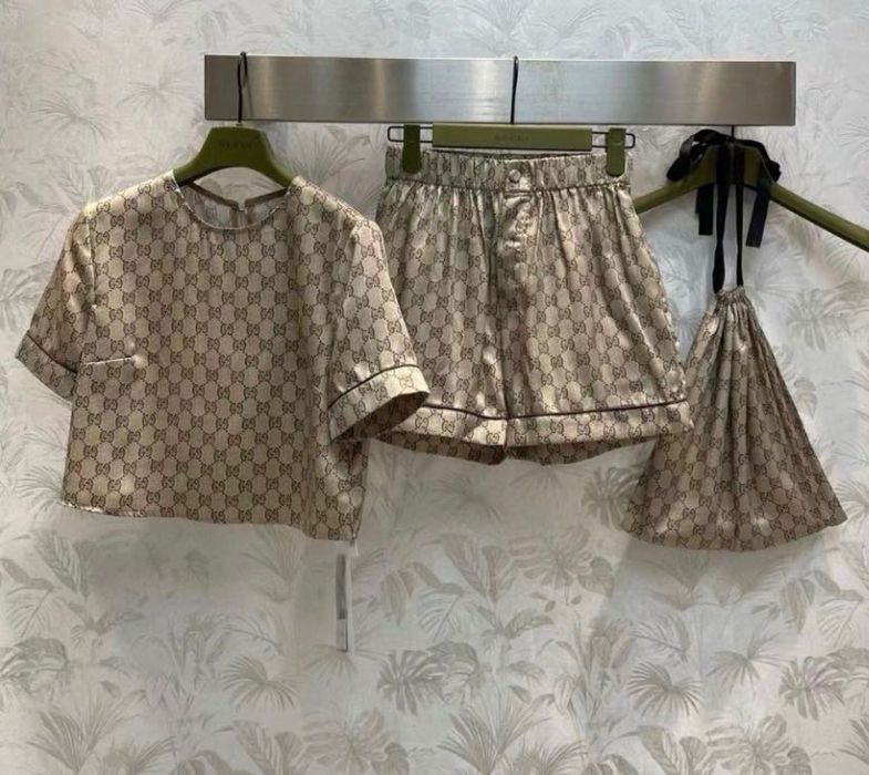 Комплект от две части Gucci