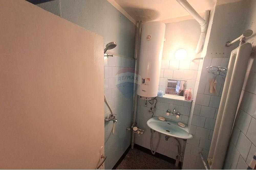 Дава се под наем Двустаен апартамент в Русе, Широк център - 62 кв.м за 239.7 € - Снимка #7