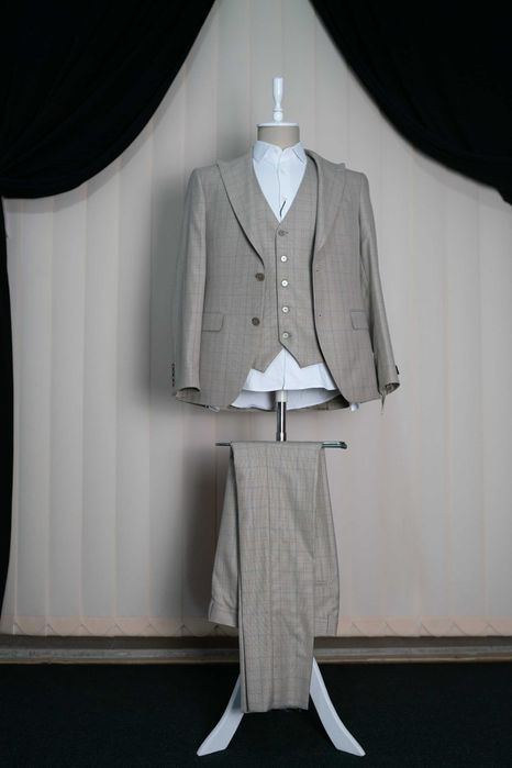 Costum barbati nou 48 si 58