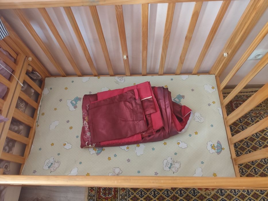 Манеж дерево б/у