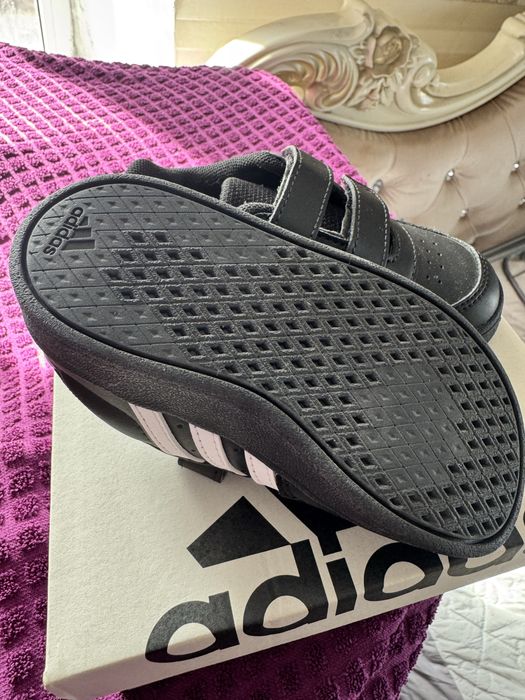 Продам кеды adidas