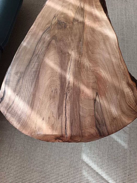 Холна маса. Орех масив.