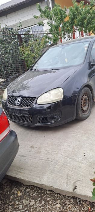 Dezmembrez vw Golf 5 1.6 bse motorul se da cu cutie 5 trepte