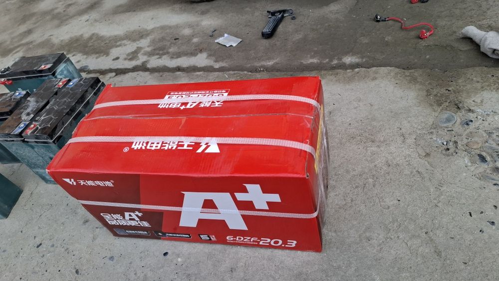 Skuter sotiladi oladiganlar telfon qilinglar