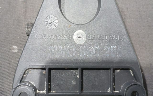 Prindere triunghi reflectorizant 3B5860285B Bentley Continental GT 2