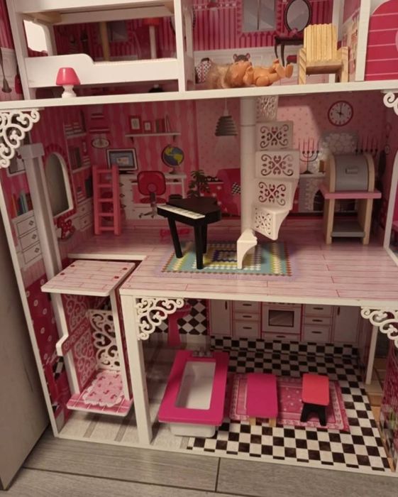 Намалена къща за кукли