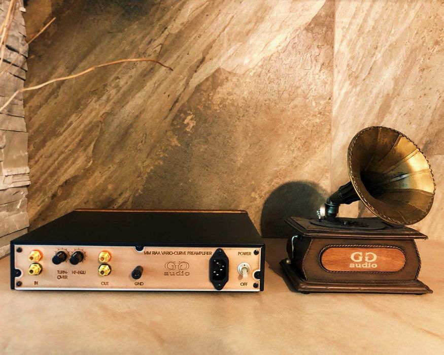 КОЛЕДНА ЦЕНА! Лампов РИАА коректор Vario Curve