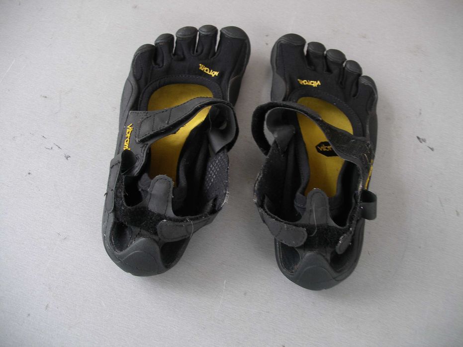 Маратонки   FiveFingers  номер 38
