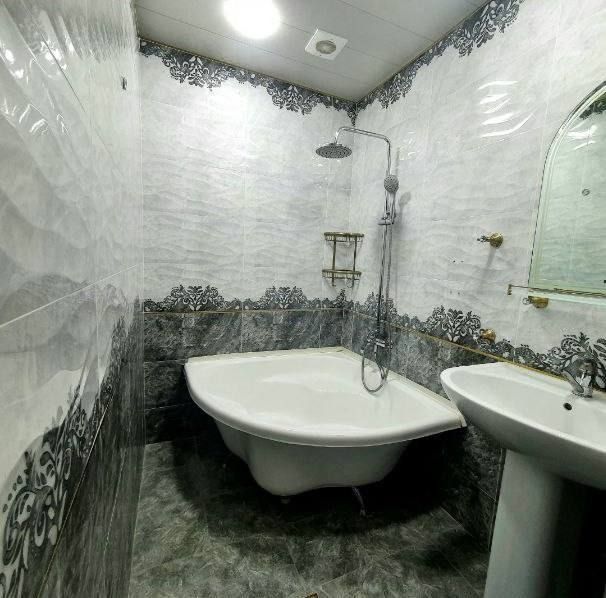 Hovli sotiladi 3 sotok yevrodom  Motrit.