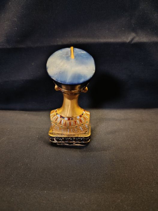 Бюст на Нефертити