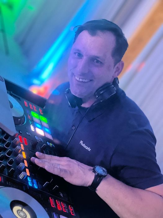 DJ pofesionist party, revelion, nunta, botez, majorat, corporate, live