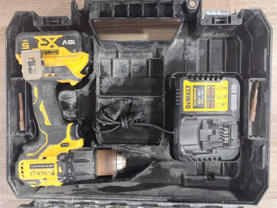 Акумулаторен ударен винтоверт DEWALT DCD709