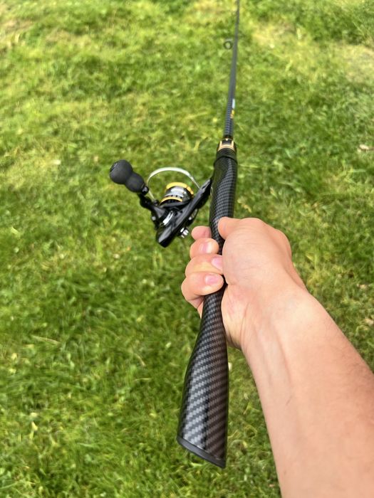 Lansetă spinning 2.10m 5-28g + mulinetă 3000 nouă – set echilibrat