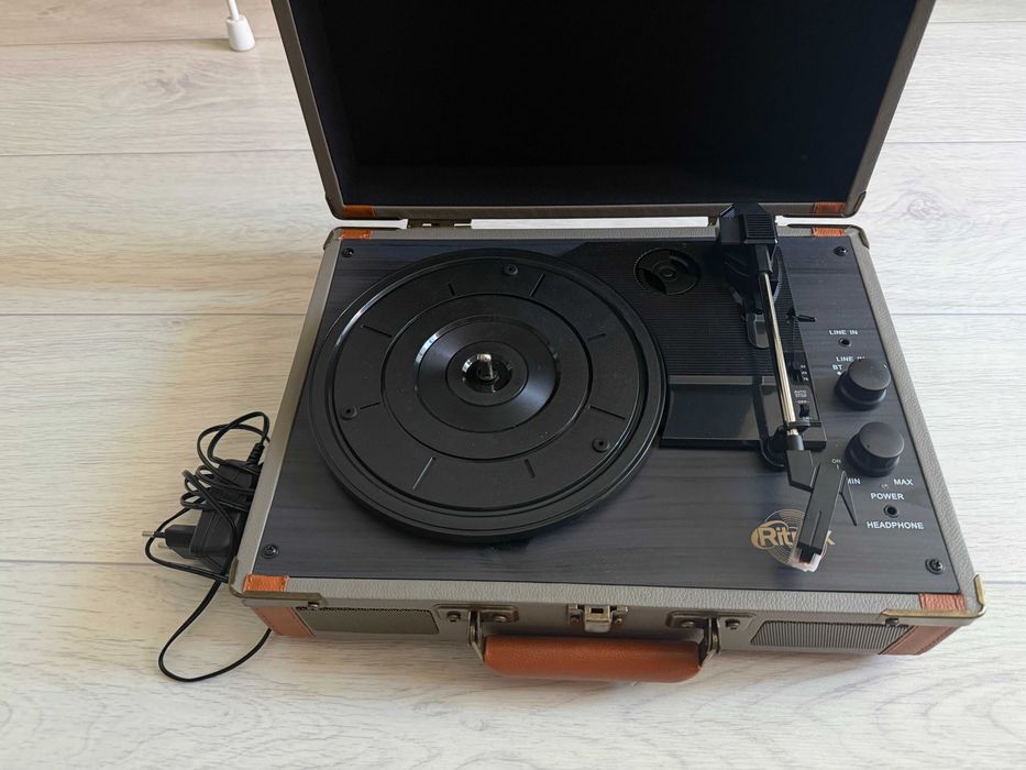 Виниловый проигрыватель Ritmix LP-130B
