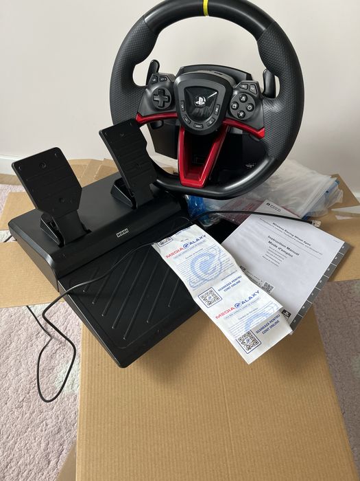 Wireless Racing Wheel Apex pt PS5, PS4 consoles and Windows PC aflat inca 3 luni in garantie