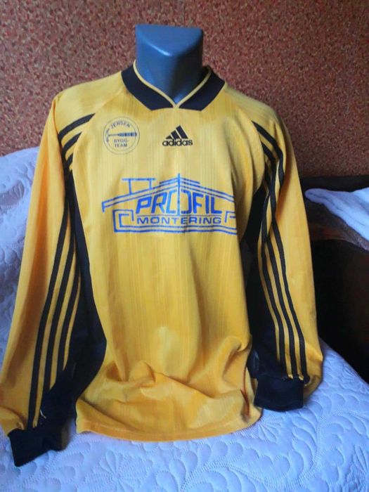 Спортен екип "Адидас" от две части