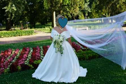 Rochie mireasa deosebita