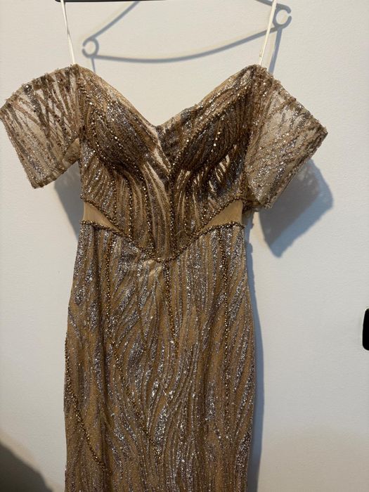 Vand rochie de ocazie