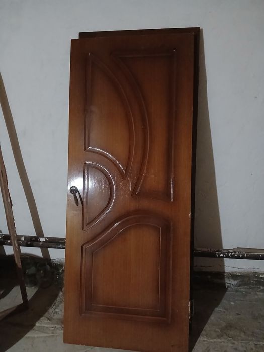 Продаётся дверь для дома 1,000тг
